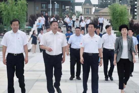 南陽張文深率隊調(diào)研賒店酒鄉(xiāng)小鎮(zhèn) 南陽張文深率隊調(diào)研賒店酒鄉(xiāng)小鎮(zhèn)