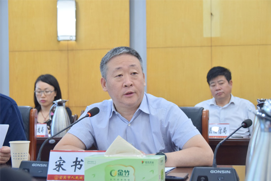 中酒協(xié)與宜賓攜手打造“白酒第1城” 中酒協(xié)與宜賓攜手打造“白酒第1城”