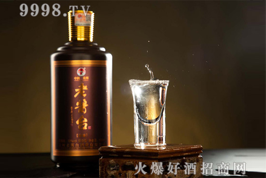 國內(nèi)首一部《白酒酒體設(shè)計師職業(yè)技能培訓(xùn)教材》編制完成 國內(nèi)首一部《白酒酒體設(shè)計師職業(yè)技能培訓(xùn)教材》編制完成